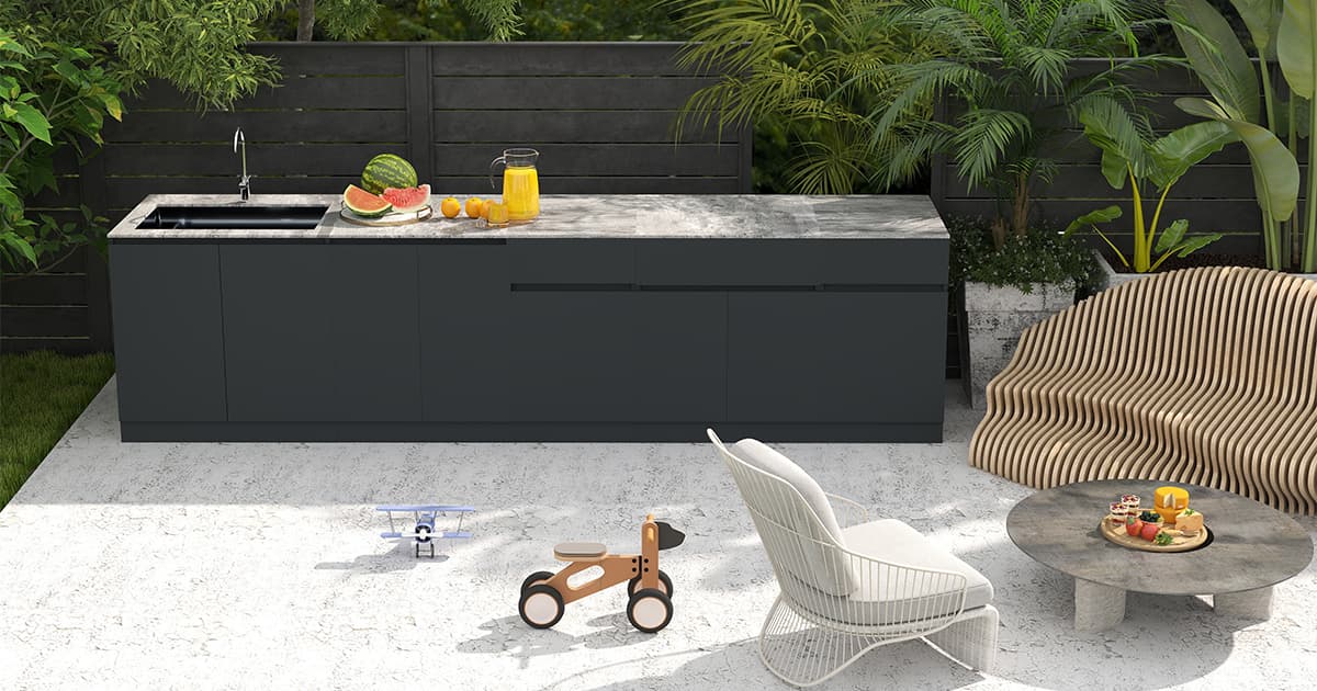 Kitchen-Cabinets-Made-Of-Extruded-Aluminum